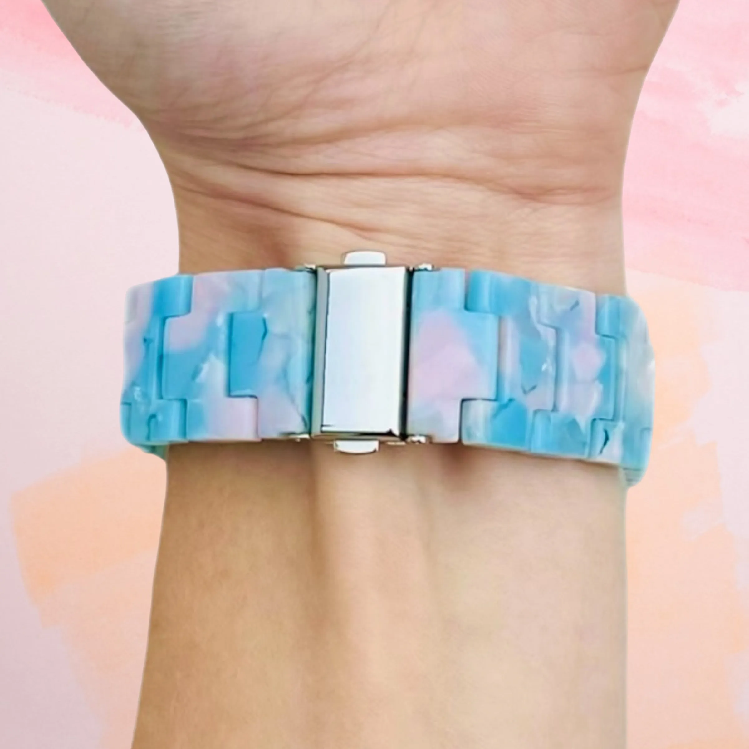 Fitbit Versa 4 Stylish Resin Watch Strap