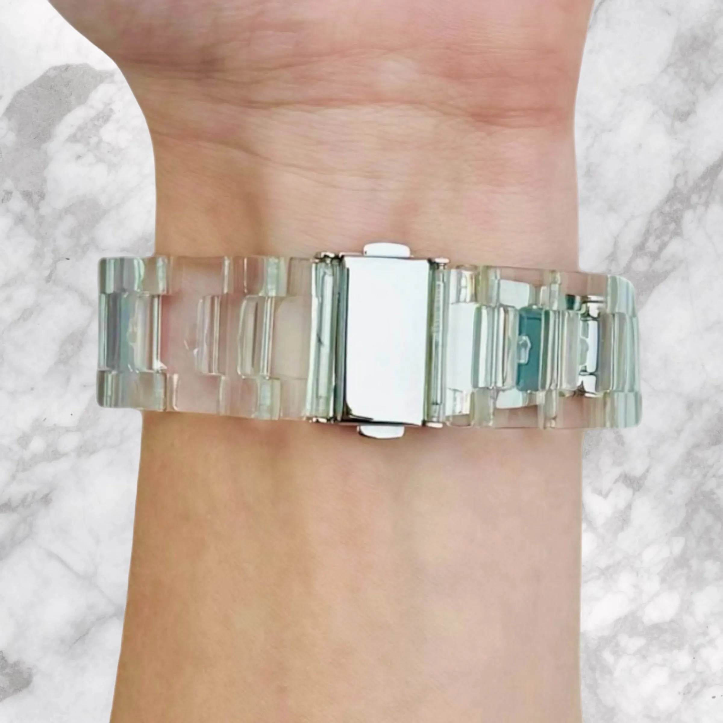Fitbit Versa 4 Stylish Resin Watch Strap