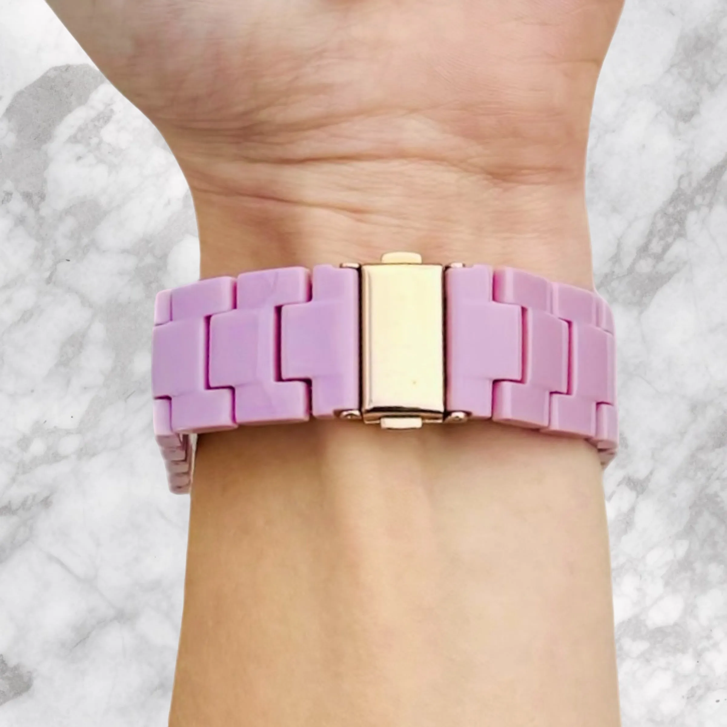Fitbit Versa 4 Stylish Resin Watch Strap