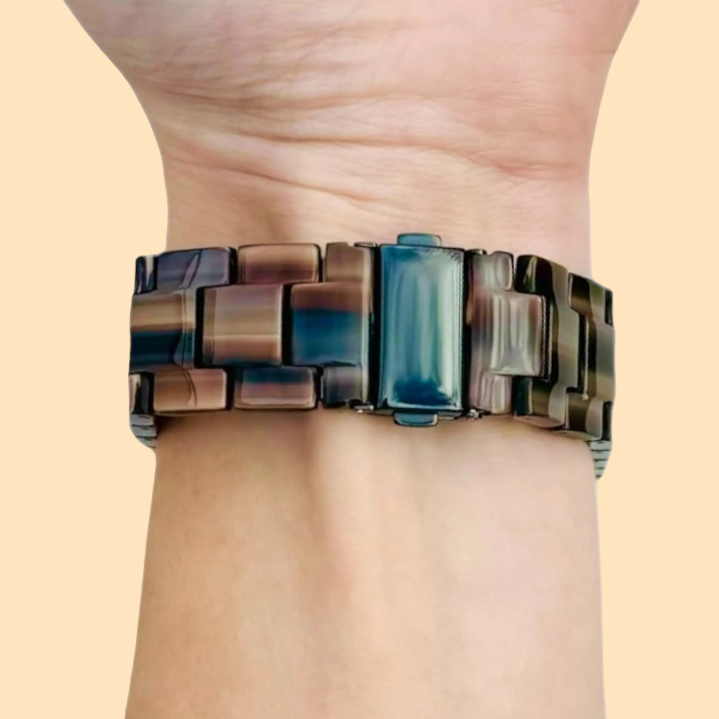 Fitbit Versa 4 Stylish Resin Watch Strap