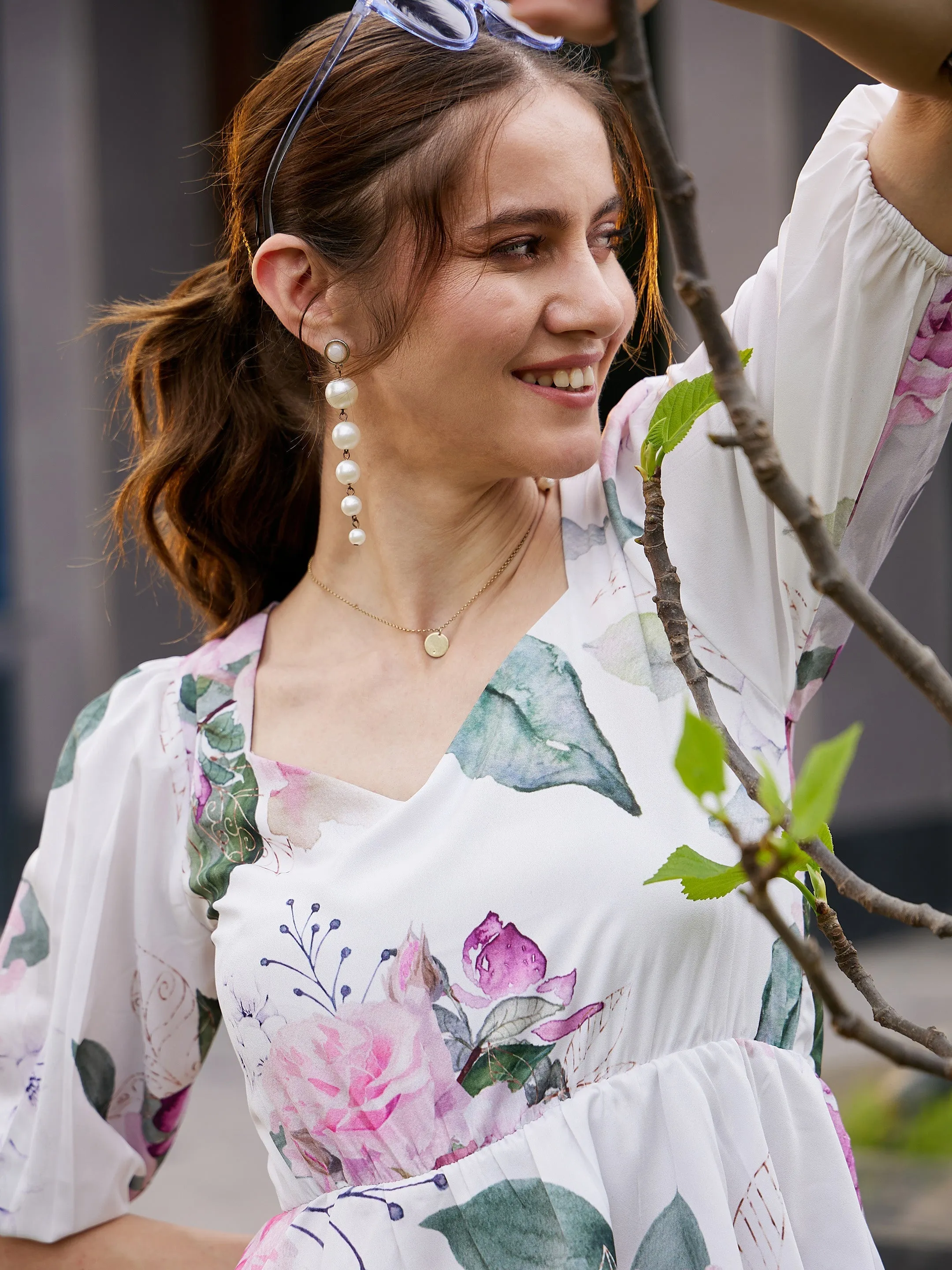 Women White Floral Back Criss Cross Peplum Top